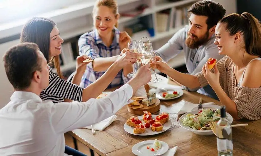 Ke mana harus pergi dengan teman-teman: ide untuk kegiatan rekreasi yang menarik