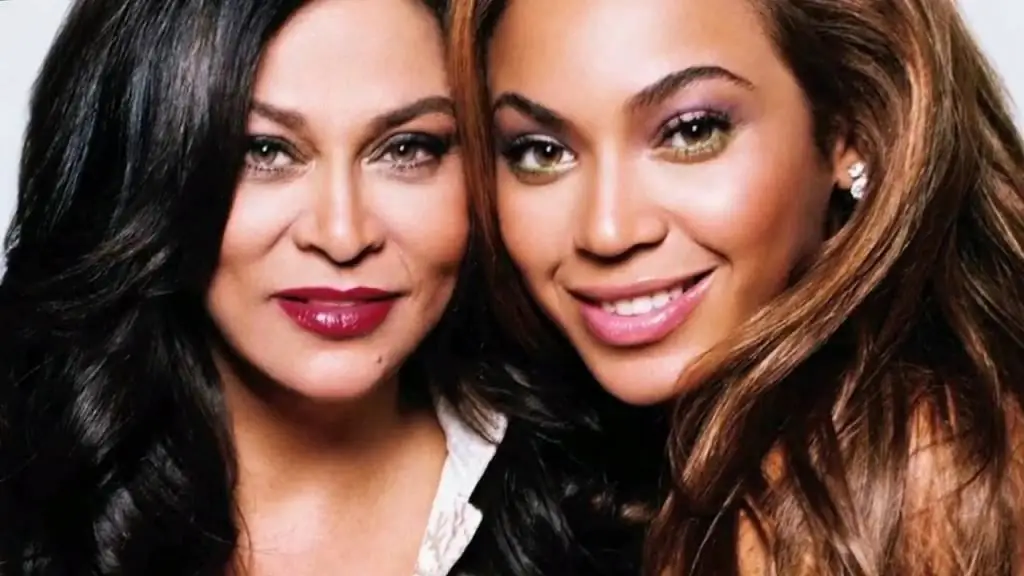 Tina Knowles and daughter