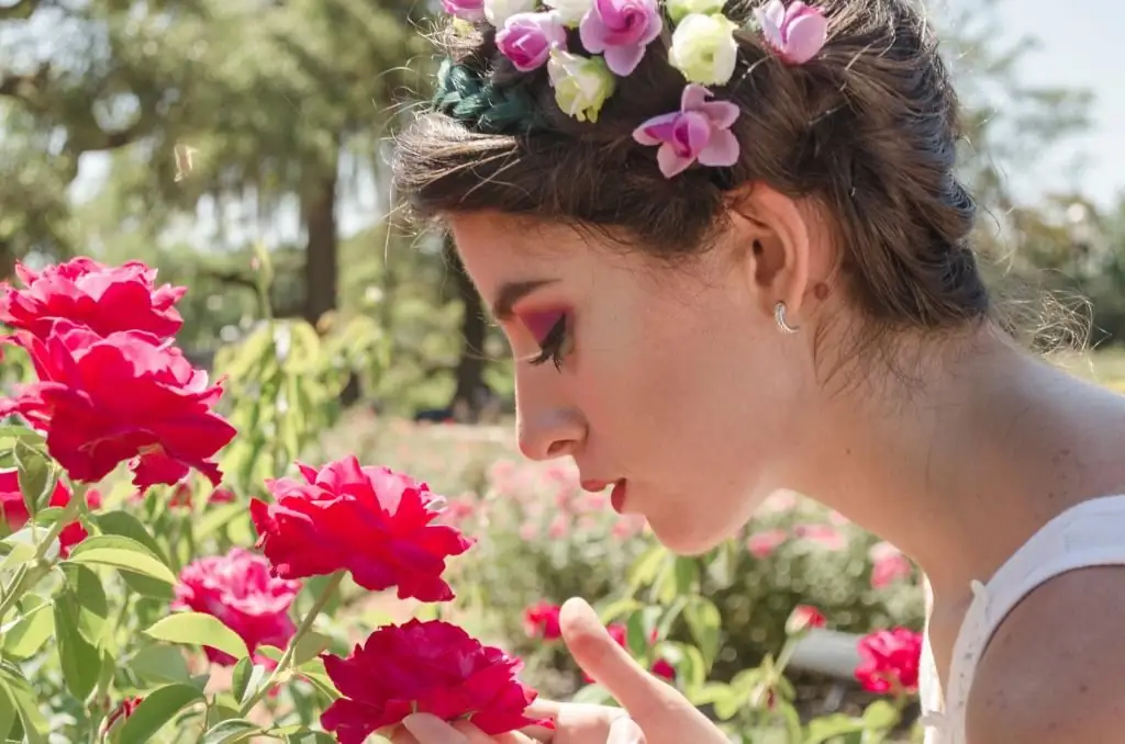 Namn på kvinnliga blommor. "Blomma" namn: lista