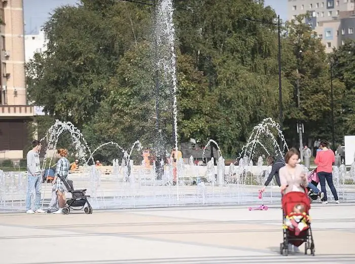 Fonte na Praça da Juventude em Zelenograd