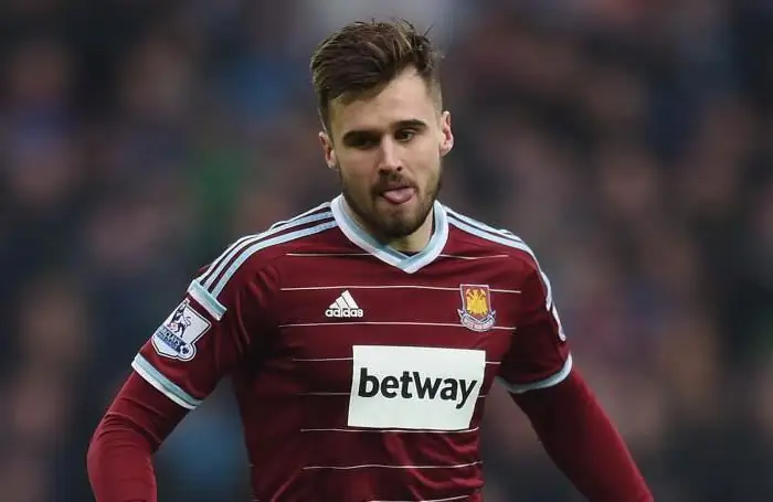 Pemain sepak bola Carl Jenkinson