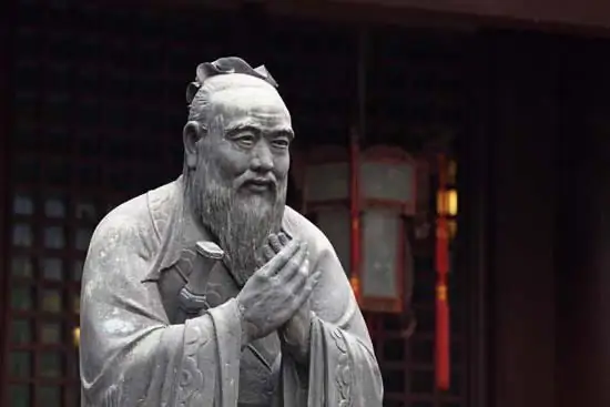 Aphorismes de Confucius et leur interprétation. Ancien penseur et philosophe Confucius